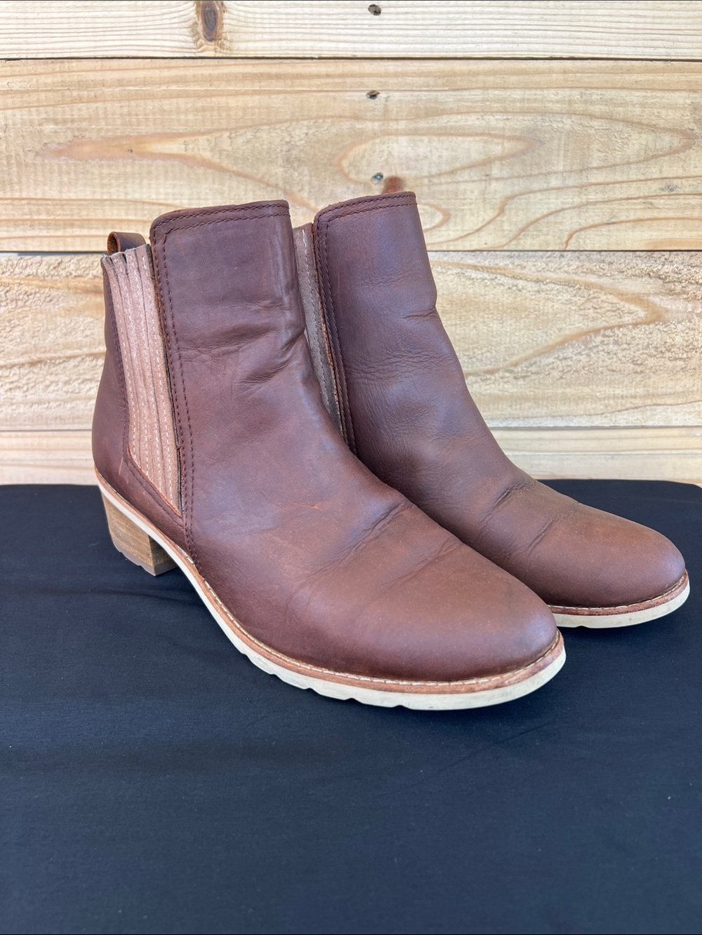 Reef Women's Brown Leather Chelsea Ankle Boots